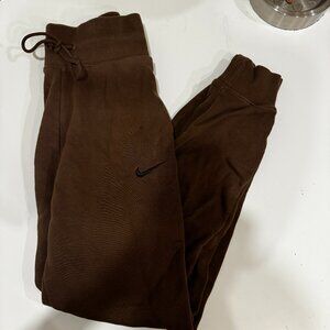 Nike Sportswear Women's Phoenix Fleece High-Waisted brown